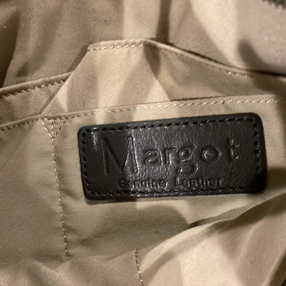 Margot black leather crossbody bag - Picture 7 of 10